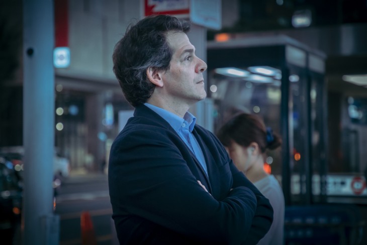 教你如何把拍摄的夜景照调成冷色调电影画面