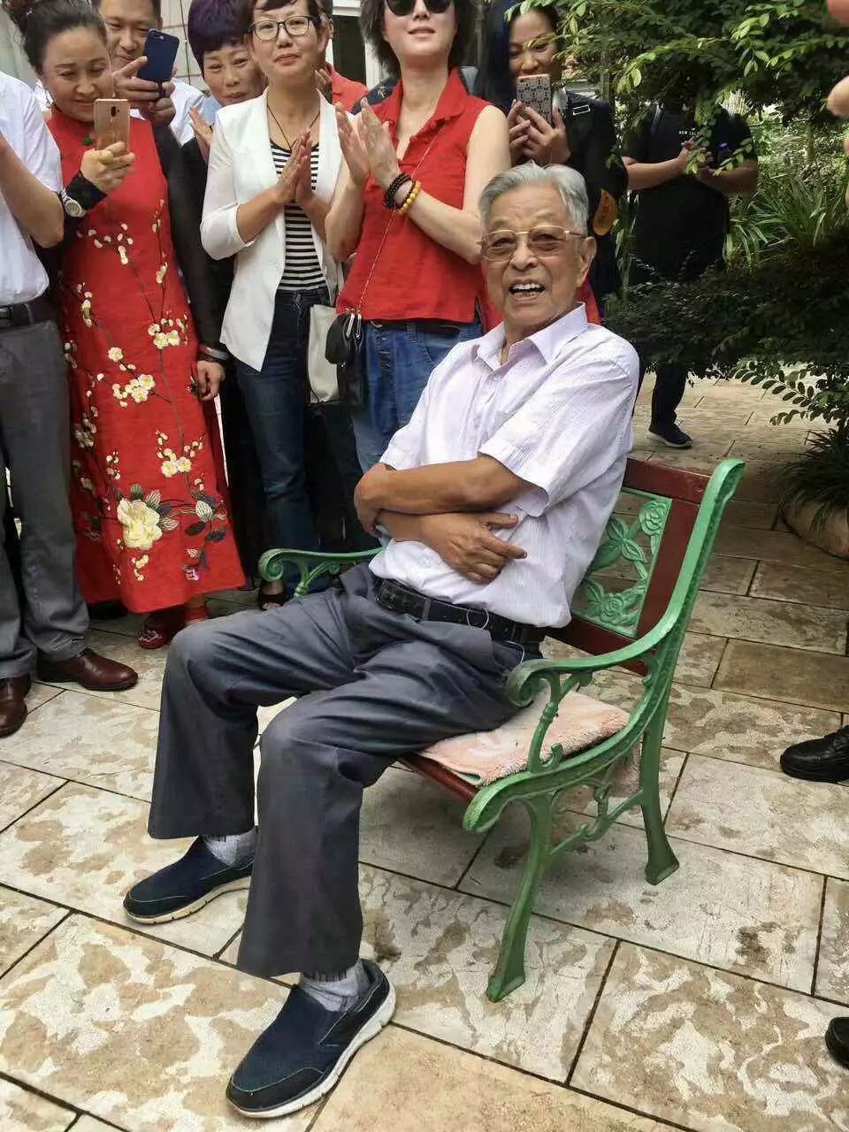 褚时健去世?假的!其子辟谣:身体很好,今早还在菜场走了一小时买菜!