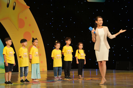 蓝话筒成立少儿明星艺术团蓝星团