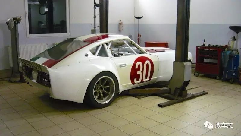 车友从垃圾堆里捡回来的漂移车，竟然是辆70年代的街头