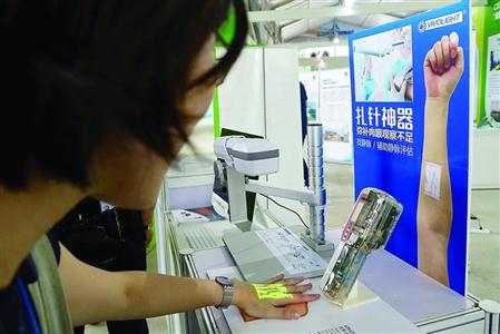 讲冷笑话的机器人等你来聊天