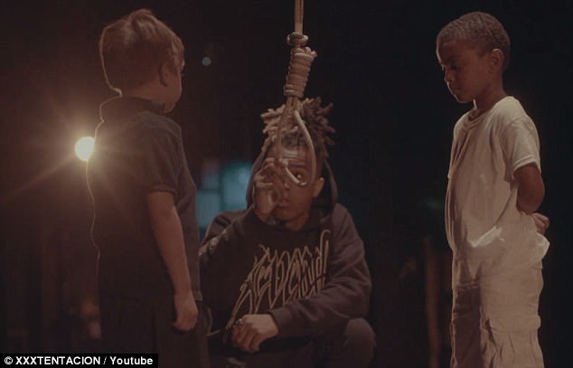 9月13日报道,近日,美国佛罗里达州的说唱歌手xxxtentacion因其新专辑