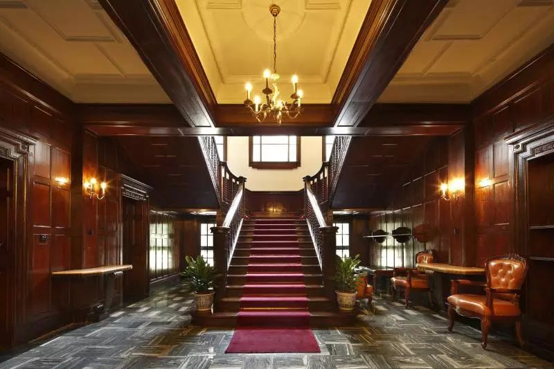 你所不知道的上海国宾馆 | 瑞金的别墅常常上电视,西郊的"怪屋"建在