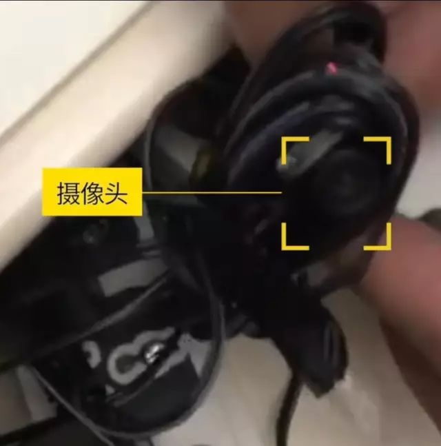 起初网友在检查抽屉时没能顺利打开,并发现里边有一颗十字螺丝钉.