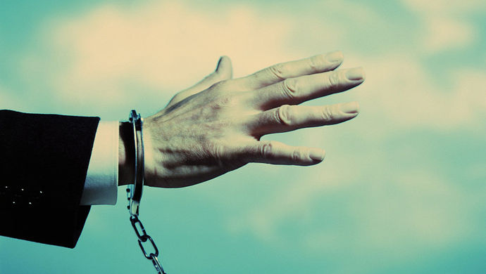 近日,海南电视台播出了海南省琼海市委原副书记,政法委原书记陈列雄因