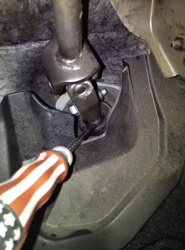 方向盘有异响，一般可能是这些地方有问题！