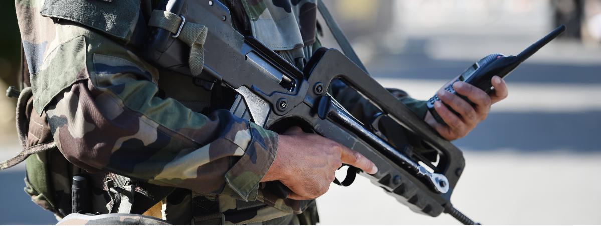 法媒:法国安全形势严峻 疯汉刀砍锤击制造暴力