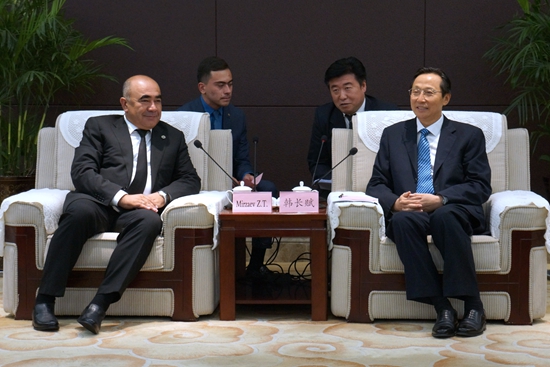 韩长赋会见乌兹别克斯坦副总理米尔扎耶夫