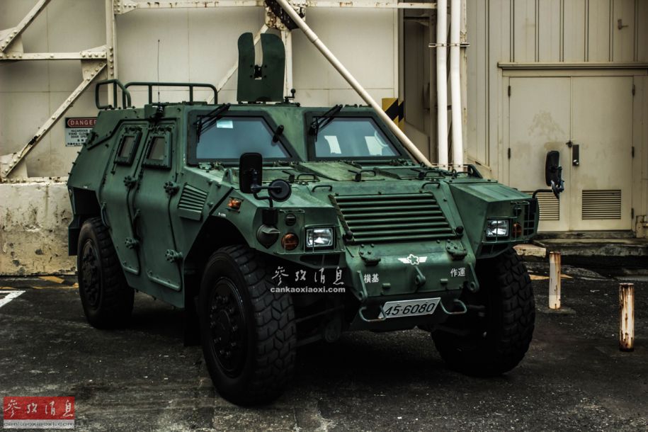 著名的美军m1026悍马车.