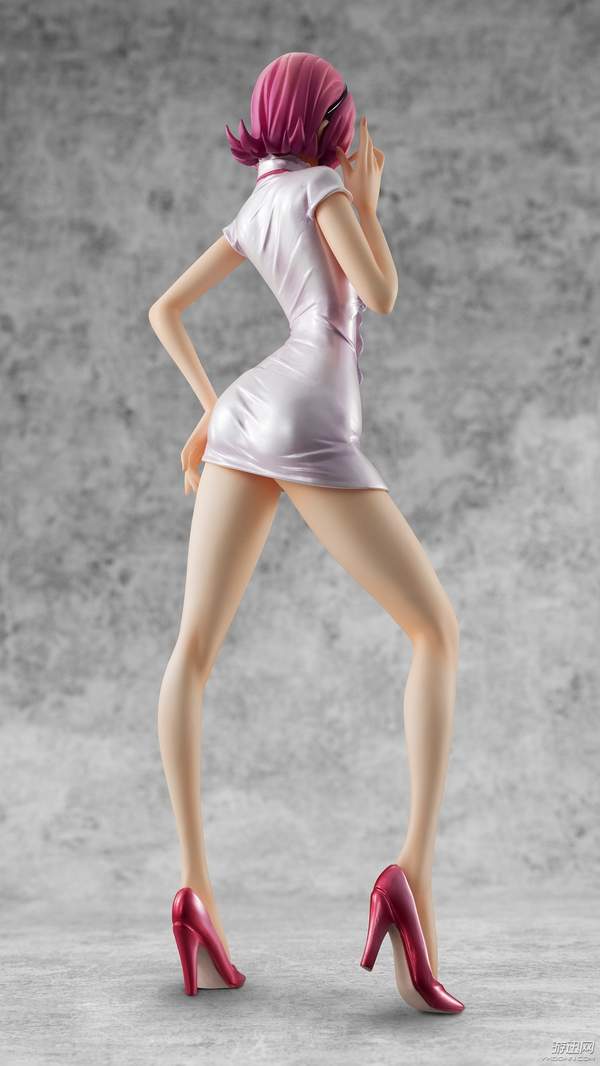 《海贼王》蕾玖手办来袭 前凸后翘,超短裙果断好评