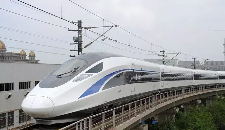 开工建设昌景黄铁路,支持鄱阳,余干设置高铁站,加快构建环鄱阳湖快速