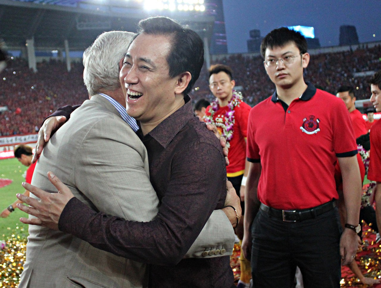 拿地更激进许首富为什么没有遭遇王首富的惊险