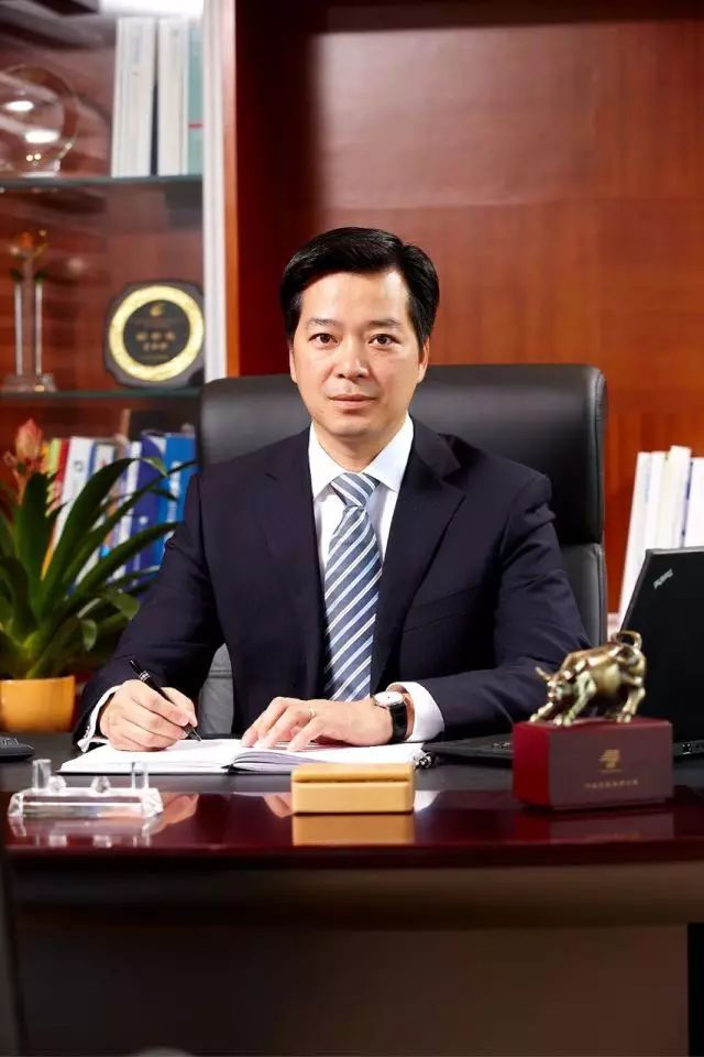 曾昭雄先生:深圳市明曜投资管理有限公司董事长拥有25年证券从业经验