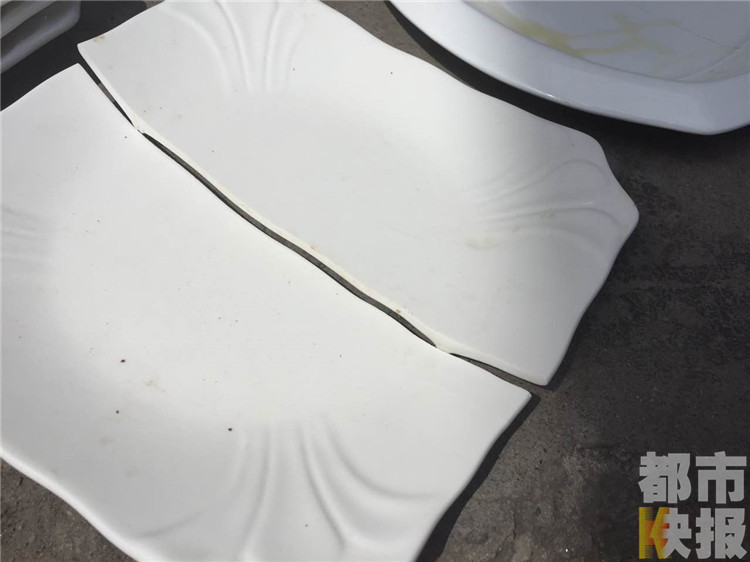 闹心饭店花5000多元买的新盘子一盛上热菜就碎