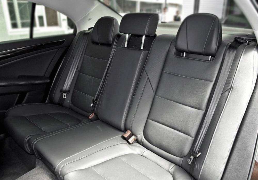 超NB国产轿车上市 奔驰、宝马都要敬三分！