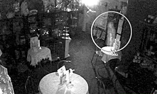 苏格兰茶馆监视器捕捉疑似鬼魂 被误当小偷(图)
