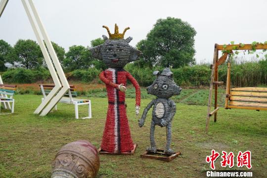 动画片主角化身稻草人亮相宜兴农田
