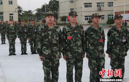 武警广东省总队数千名新兵开训