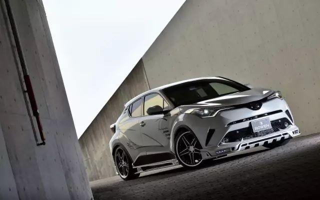 丰田CH-R改完后竟然有小钢炮的味道!