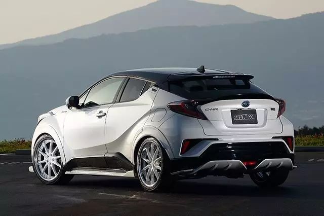 丰田CH-R改完后竟然有小钢炮的味道!