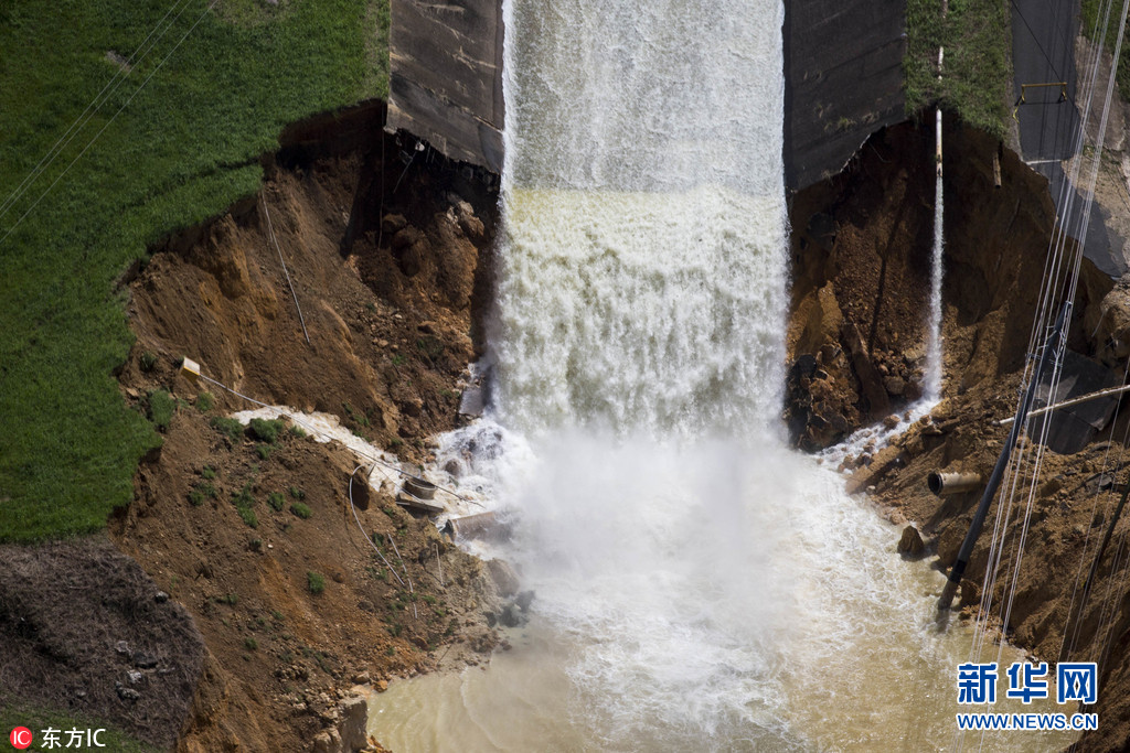 飓风"玛利亚"致波多黎各水坝溃决 7万人疏散(组图)