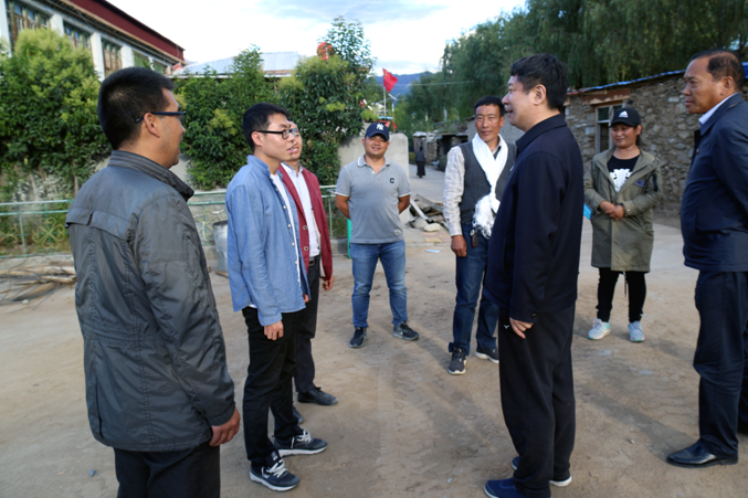 9月22日至25日,自治区党委常委,纪委书记王拥军到林芝市朗县,巴宜区