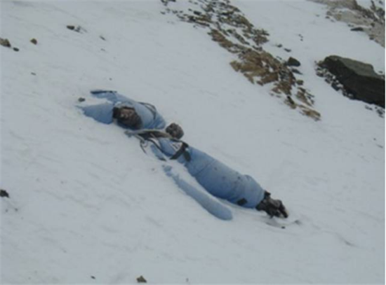 珠峰上的新死尸图片图片
