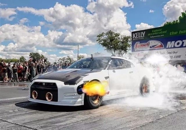 爆改3000匹的GT-R比高铁还要快！