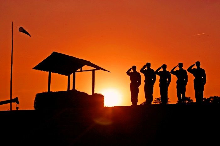 这组照片火爆朋友圈!他们的"帅",从来不用装!