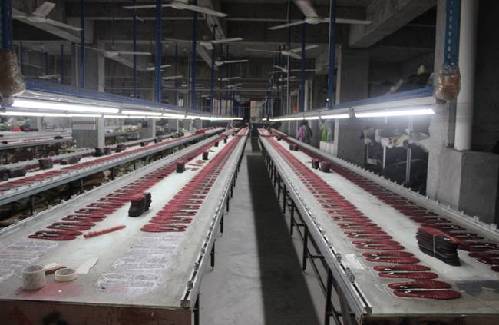 龙河镇捷花印花厂车间一角