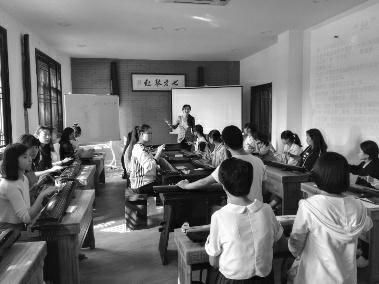 性教育课:高校性教育课5秒被抢光 网友:这应该是必修课