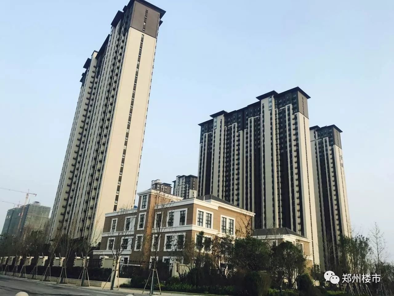 ▼碧源月湖▼建业花园里(点击查看高清大图)(点击查看高清大图)接下来