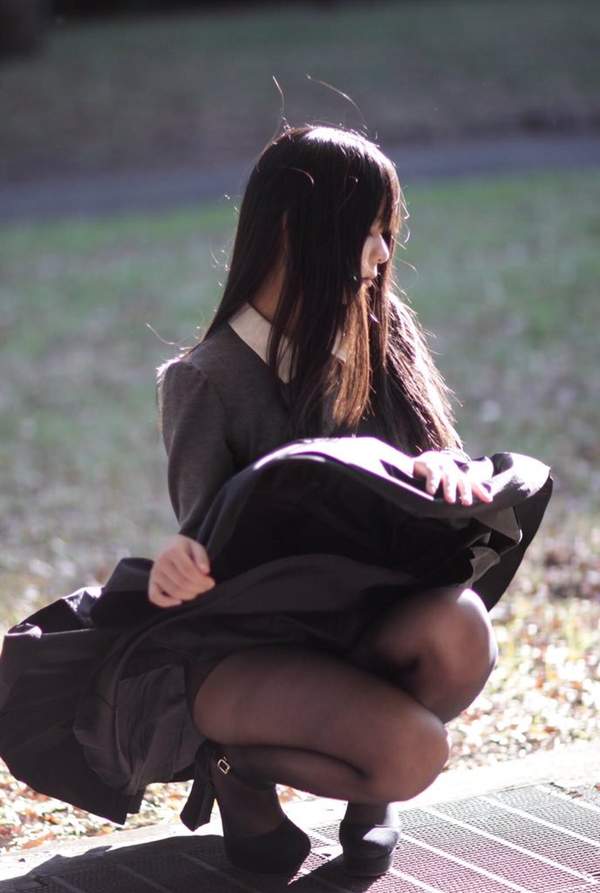 国庆长假美女福利图赏 阳光下小憩的小姐姐美如画(图)