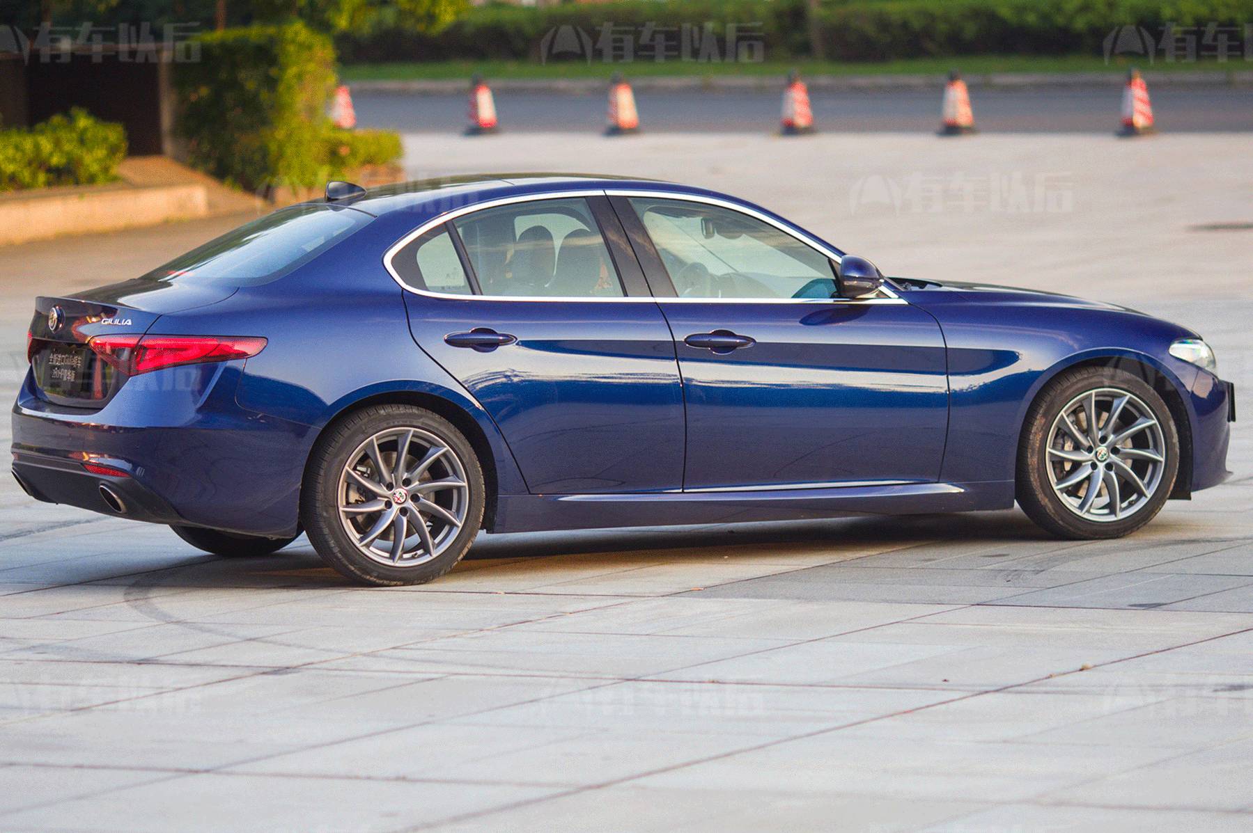 【实测】这车号称平民“法拉利”，看上去值50万，坐上去值多少？