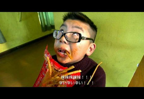 吓傻了!包裹里有条蛇 每日轻松一刻10月6日晚间版