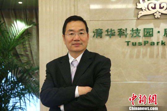 陈建)8天的国庆中秋长假,清华控股有限公司副总裁李中祥却是马不停蹄