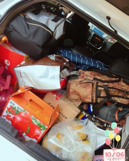 灼之晔晔:感谢妈妈提到路口叫了出租全帮我搬上后备箱,感谢司机师傅