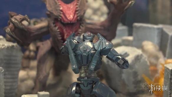 环太平洋2机甲怪兽手办实拍做工精细压迫感十足