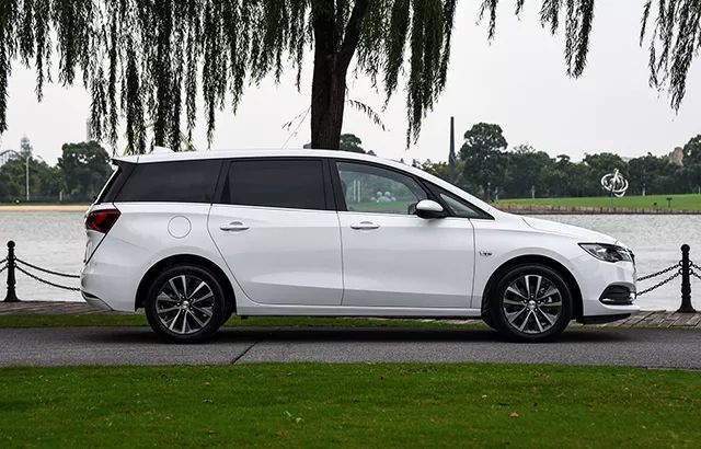 缺点和优点一样明显，别克GL6比GL8差的不只是身材