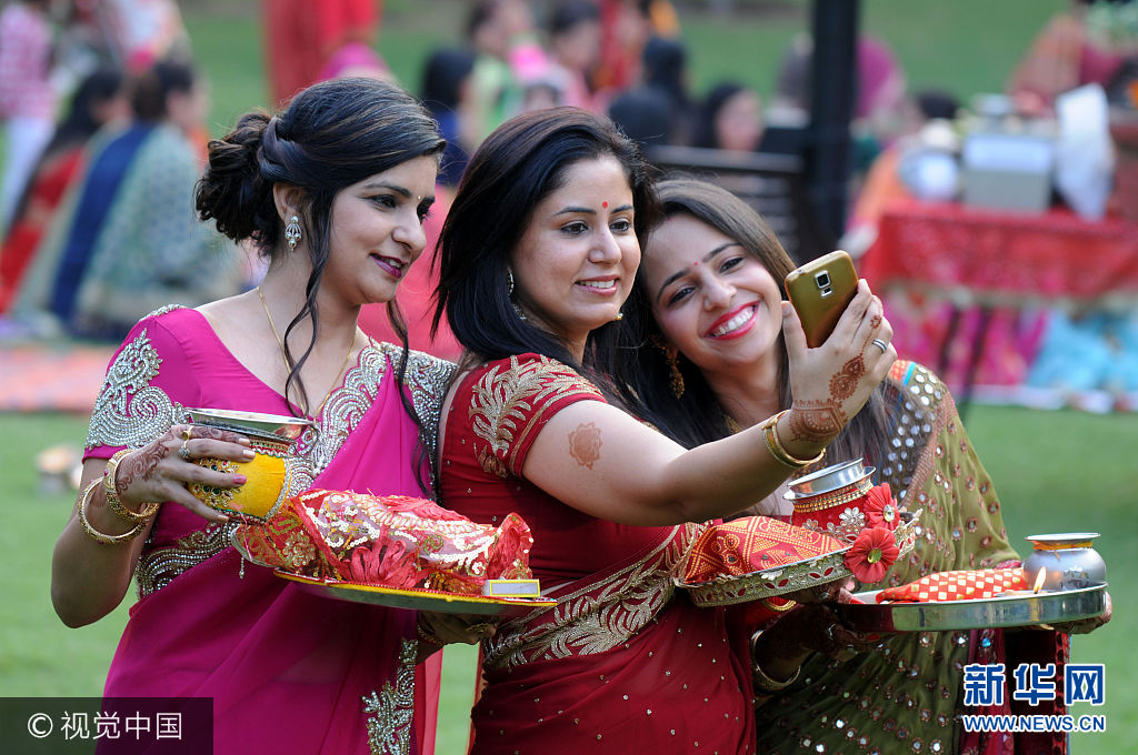 "女人节"是印度教传统节日,节日期间,妇女要进行斋戒并为家人祈祷