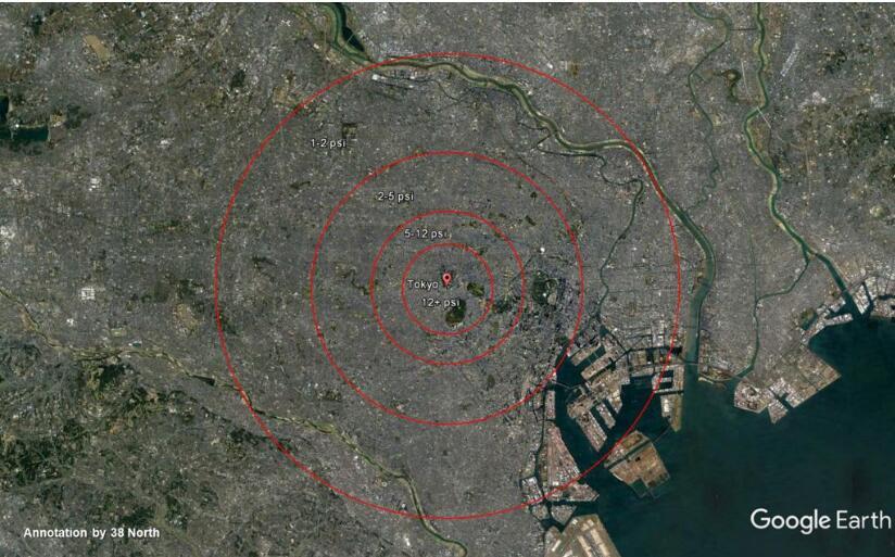 东京的地图展示的250千吨核弹空爆时的四个爆炸超压区域:12+ psi、5-12 psi、-5 ps