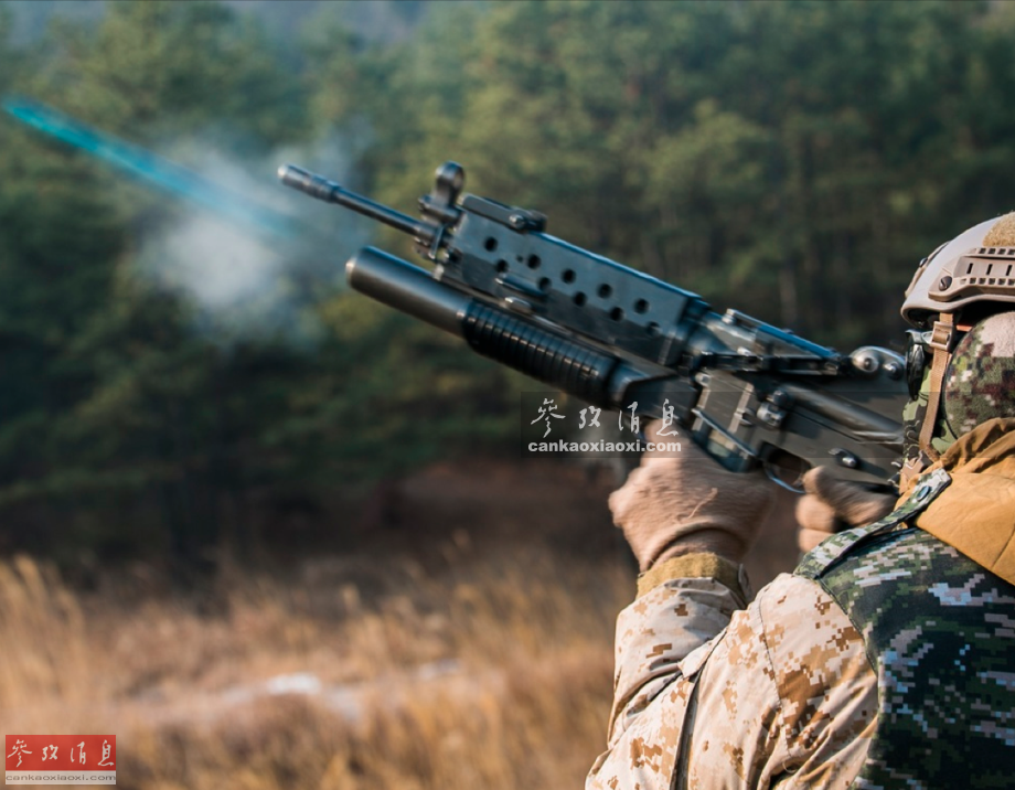 m2重机枪开火瞬间.