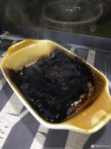 谁能告诉我,为什么我妈做的大闸蟹是黑色的?