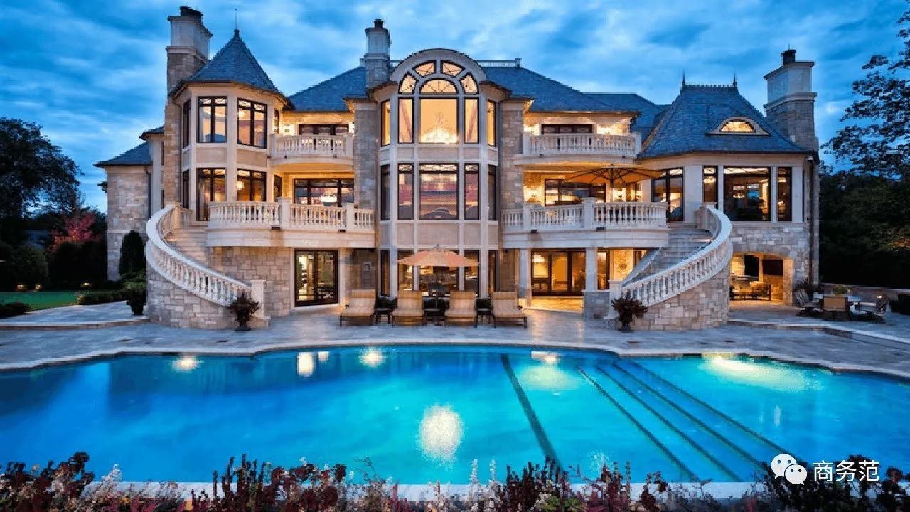 宽敞的房间,奢华的装修,怡人的周边环境,泳池,花园一个都不能少.