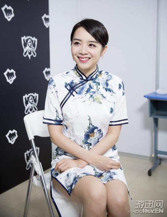 lpl美女主持余霜隔空秀恩爱 这波狗粮撒的也是没谁了