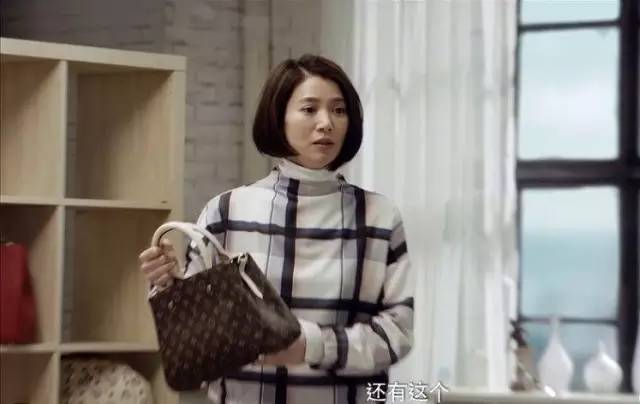 张智霖神模仿袁咏仪买包包…哈哈哈这真的是亲