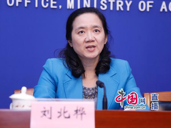 农业部发展计划司刘北桦副司长介绍有关情况 (中国网 郭天虎 摄影)