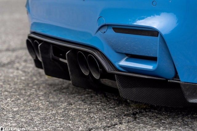 拉风的敞篷宝马M4改成低趴，这样开出去能不能把妹子都载回来！