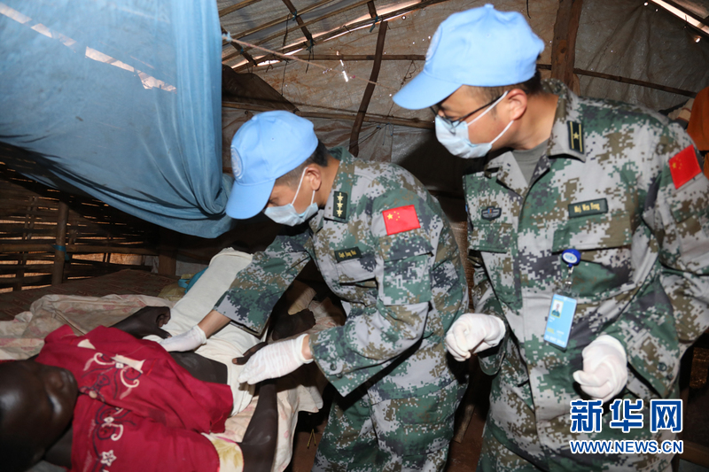 中国赴南苏丹维和医疗队紧急救治难民营疟疾患者