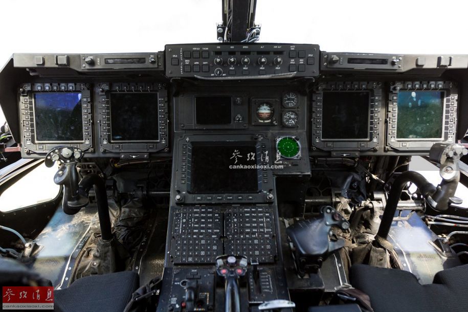 b2轰炸机驾驶舱内部图片